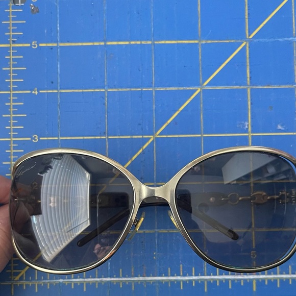 Gold, Tortoises and Crystal Gucci Sunglasses - Picture 9 of 10